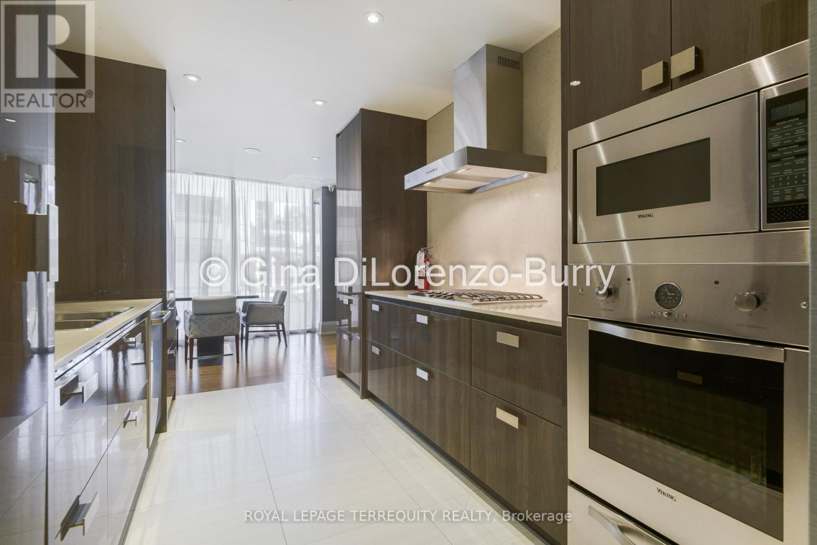 1804 - 88 Davenport Road, Toronto, ON - Indoor Photo Showing Kitchen With Upgraded Kitchen