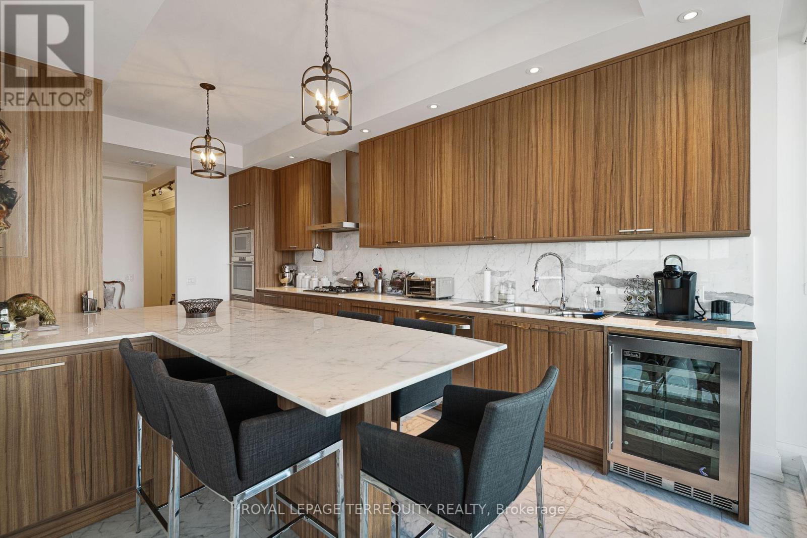 1804 - 88 Davenport Road, Toronto, ON - Indoor