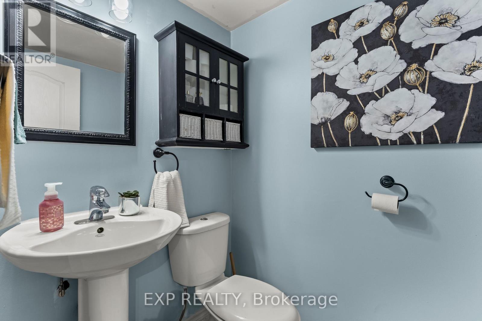 17 Glaceport Avenue, Hamilton, ON - Indoor Photo Showing Bathroom