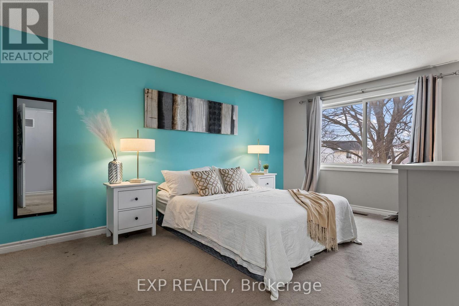 17 Glaceport Avenue, Hamilton, ON - Indoor Photo Showing Bedroom