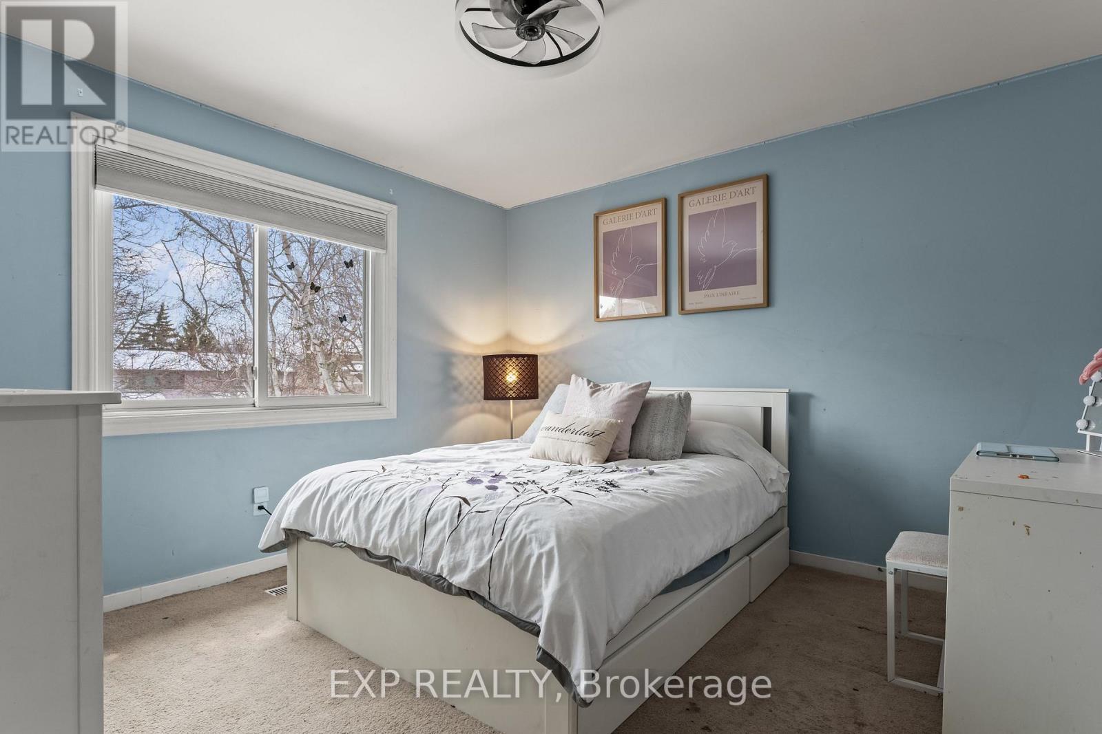 17 Glaceport Avenue, Hamilton, ON - Indoor Photo Showing Bedroom