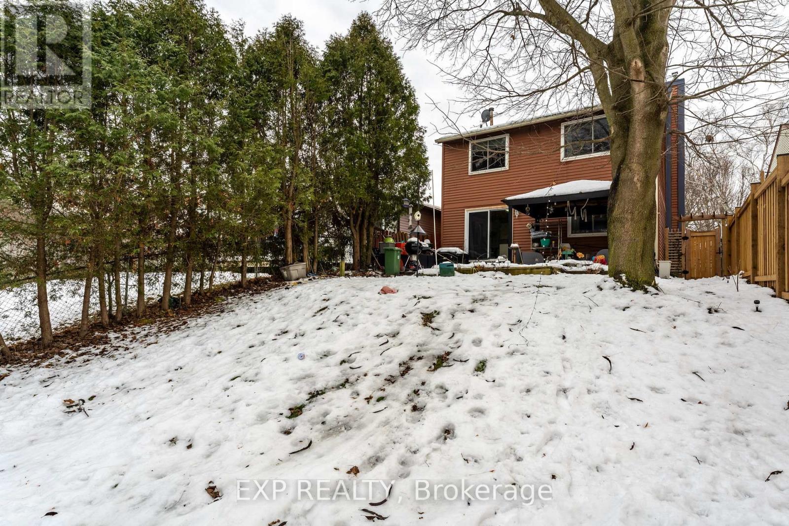 17 Glaceport Avenue, Hamilton, ON - Outdoor