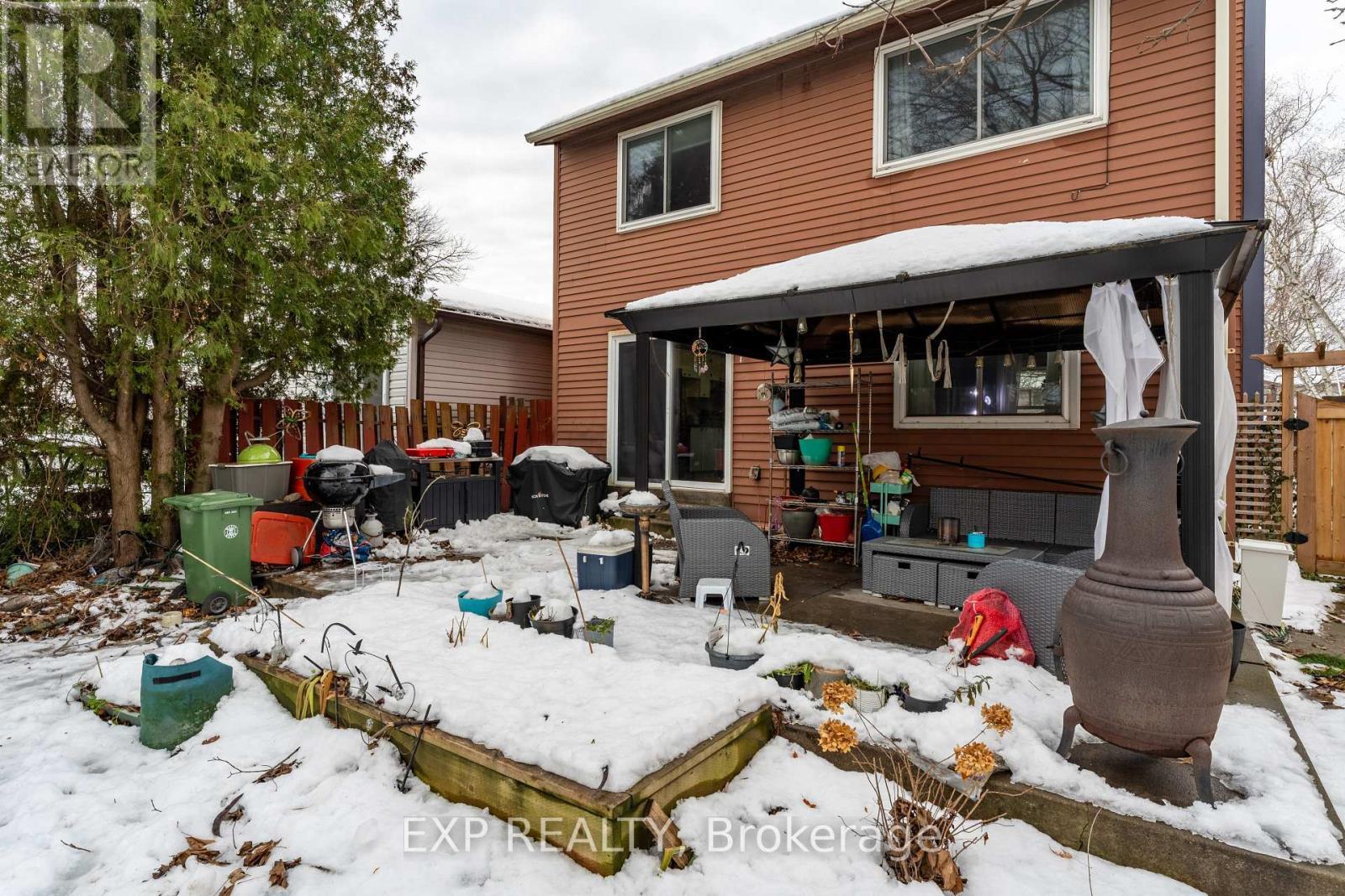 17 Glaceport Avenue, Hamilton, ON - Outdoor With Deck Patio Veranda