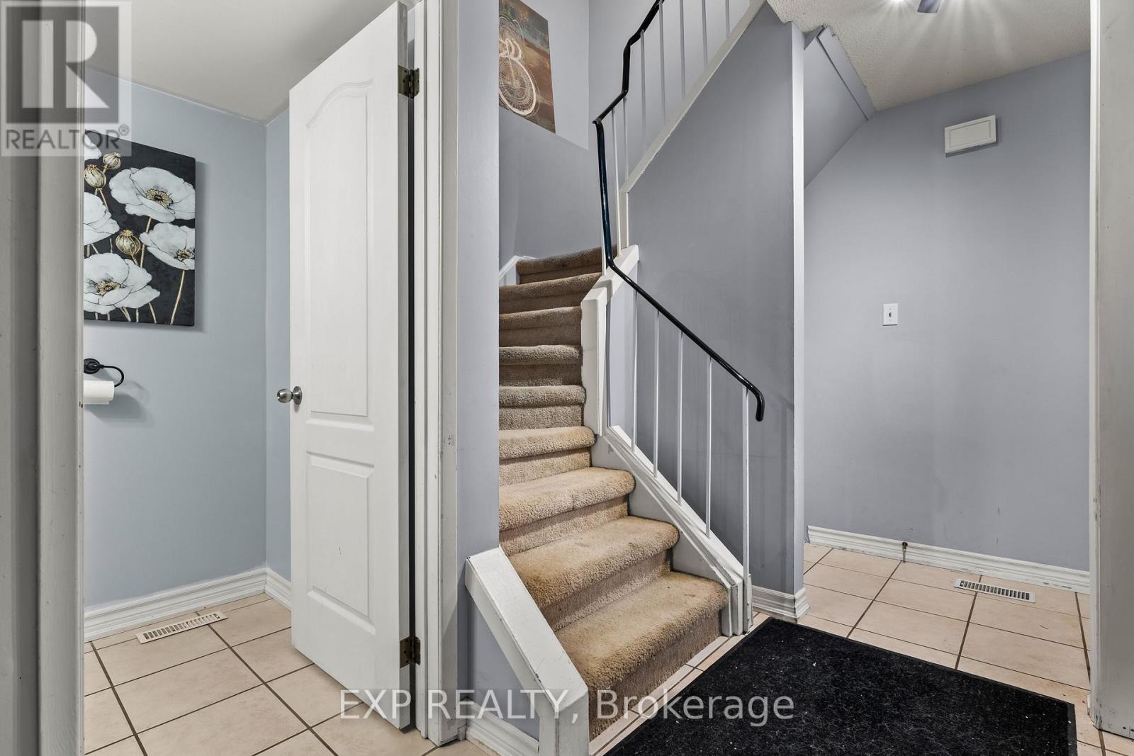 17 Glaceport Avenue, Hamilton, ON - Indoor Photo Showing Other Room