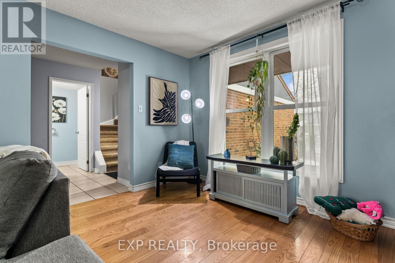 17 Glaceport Avenue, Hamilton, ON - Indoor