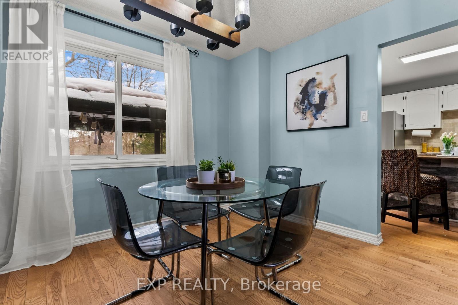 17 Glaceport Avenue, Hamilton, ON - Indoor Photo Showing Dining Room