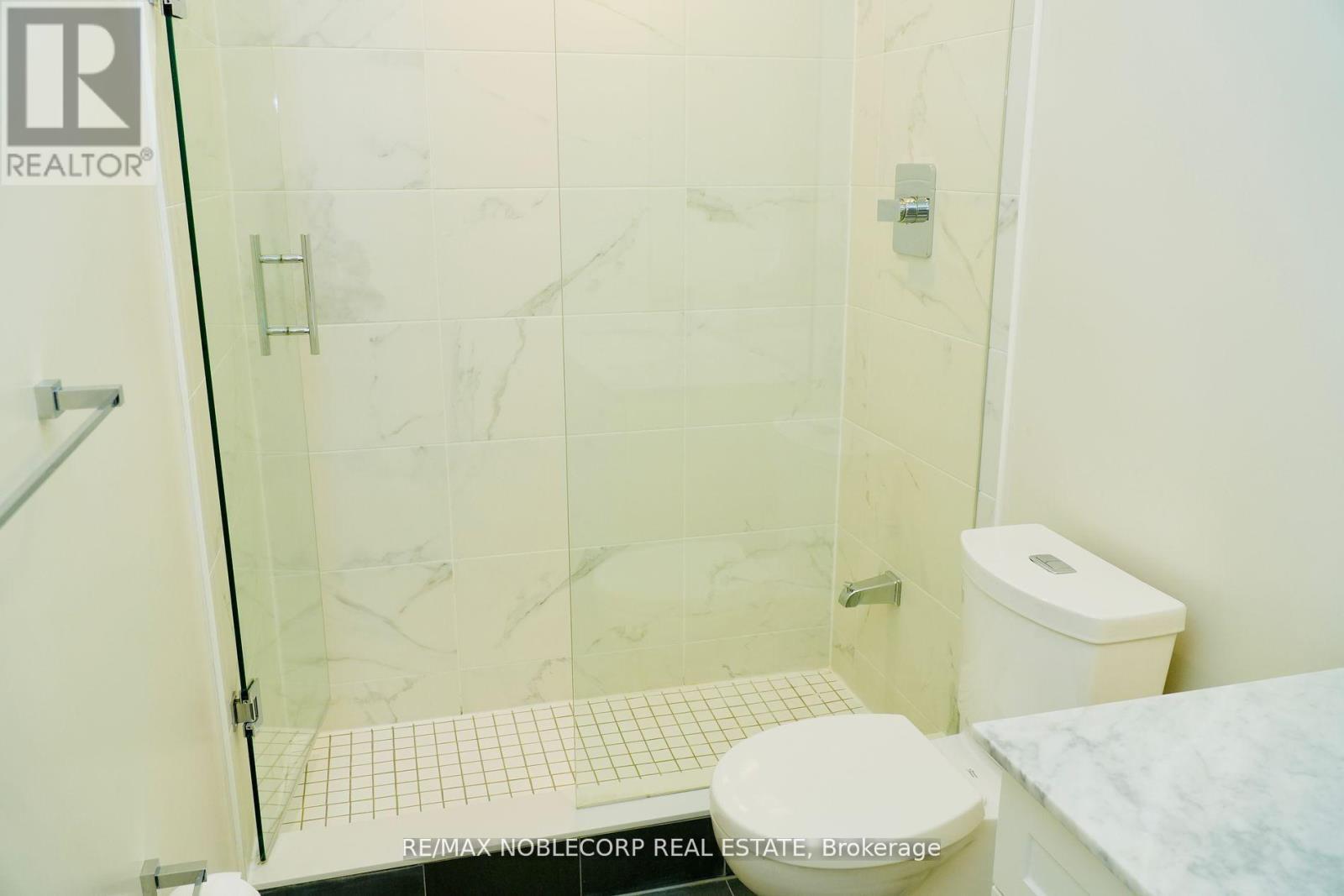 1511 - 9085 Jane Street, Vaughan, ON - Indoor Photo Showing Bathroom