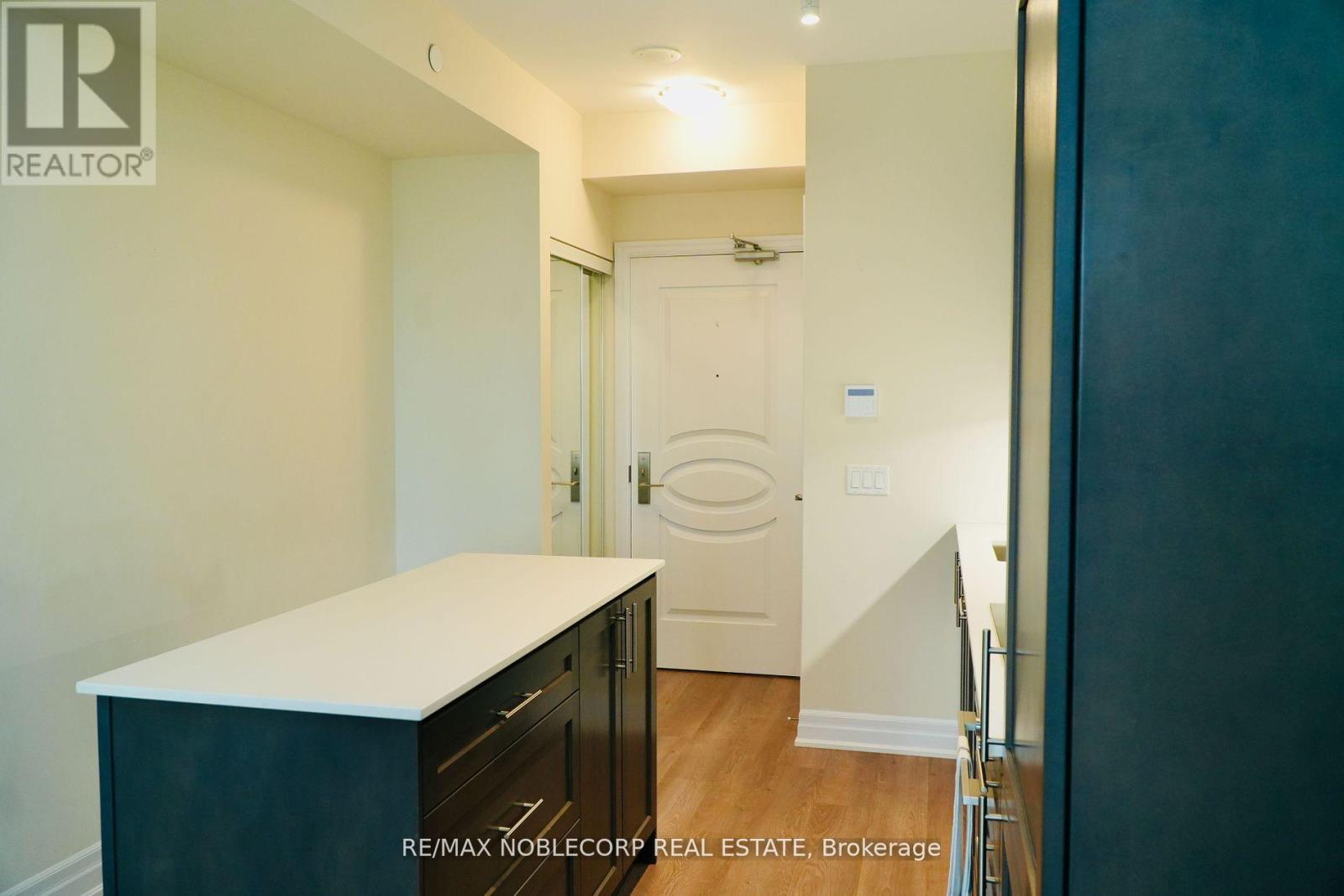 1511 - 9085 Jane Street, Vaughan, ON - Indoor