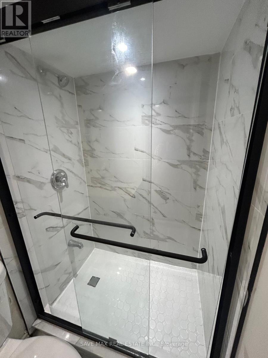 Washroom - 29 Ringway Road, Brampton, ON