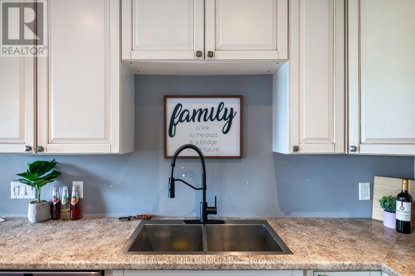 185452 Grey Road 9 Road, Southgate, ON - Indoor Photo Showing Kitchen