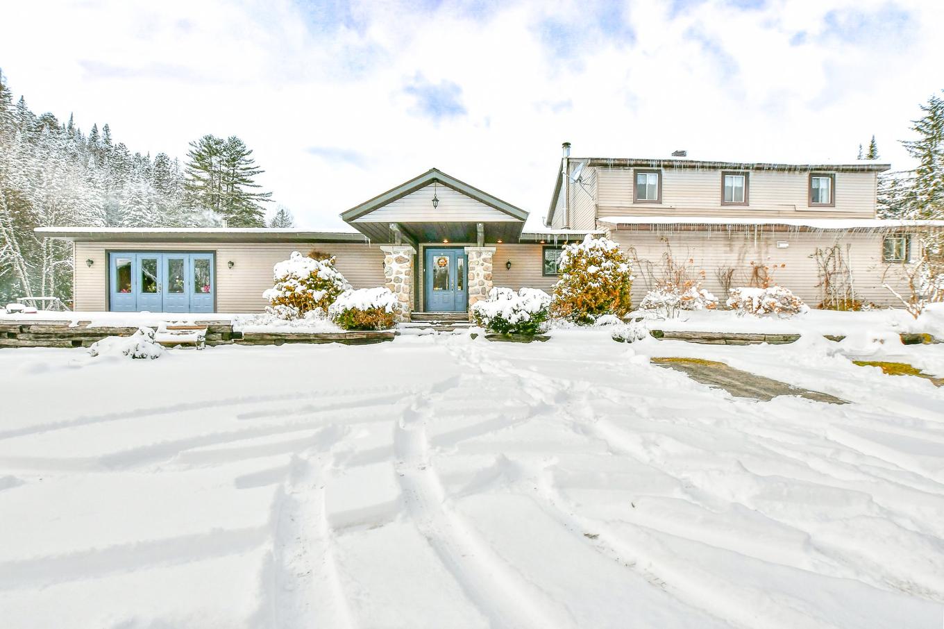 Façade - 150 Ch. Guénette, Sainte-Marguerite-Du-Lac-Masson, QC - Outdoor With Facade