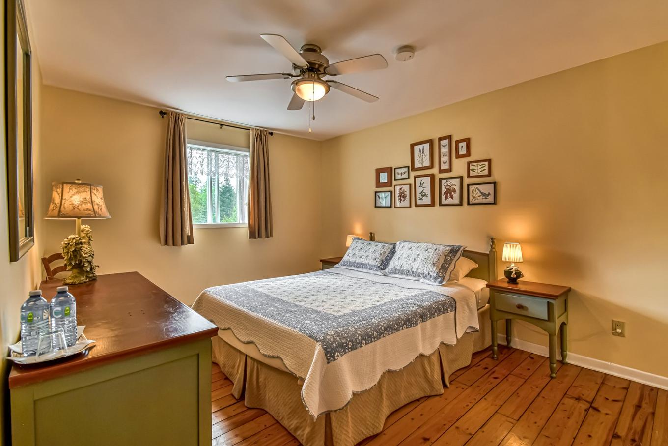 Chambre à coucher - 150 Ch. Guénette, Sainte-Marguerite-Du-Lac-Masson, QC - Indoor Photo Showing Bedroom
