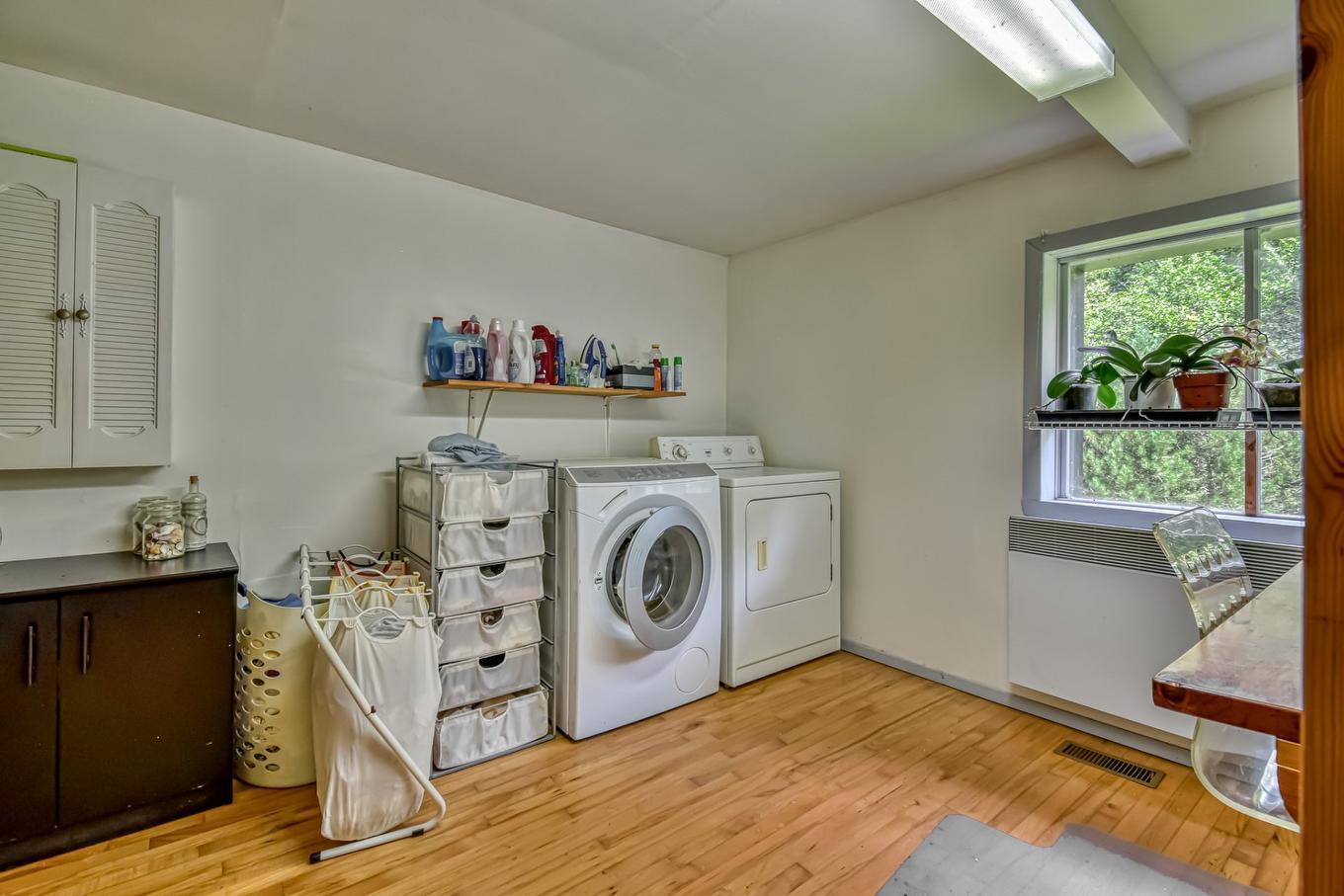 Salle à manger - 150 Ch. Guénette, Sainte-Marguerite-Du-Lac-Masson, QC - Indoor Photo Showing Laundry Room