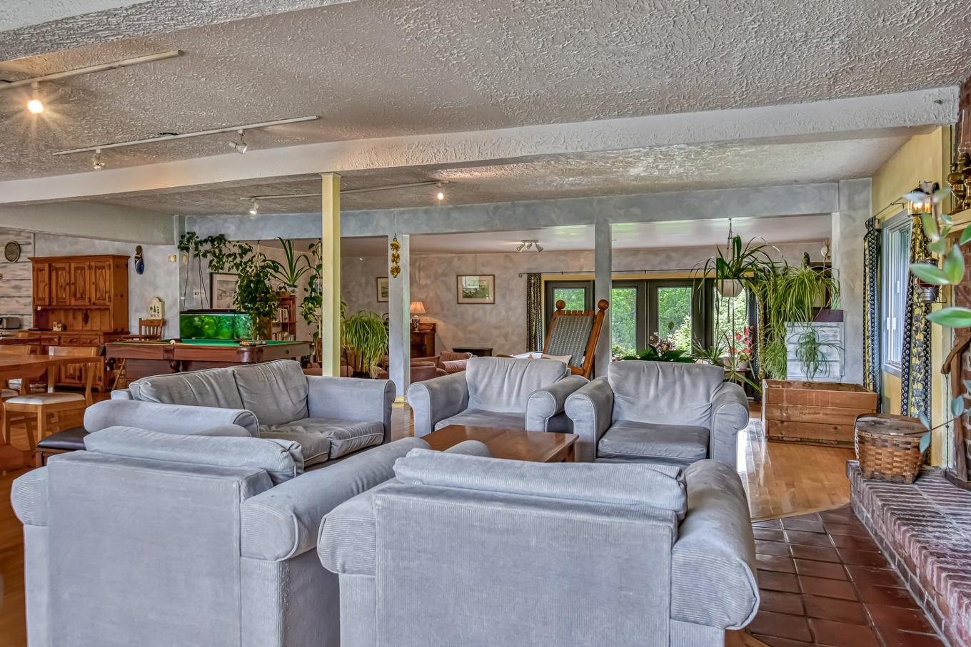 Boudoir - 150 Ch. Guénette, Sainte-Marguerite-Du-Lac-Masson, QC - Indoor Photo Showing Living Room