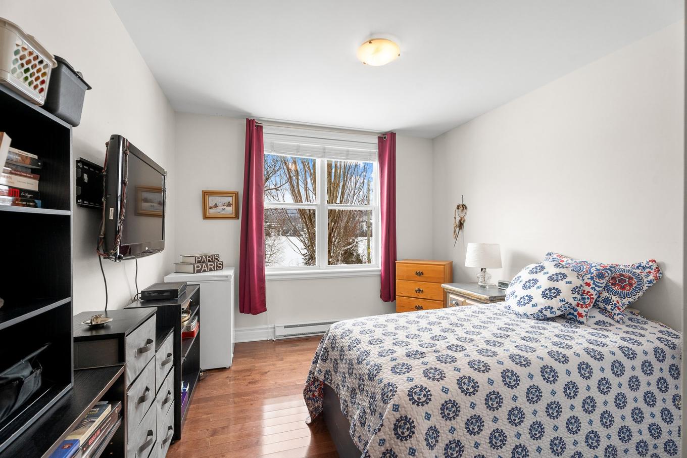 Bedroom - F-8 Rue Ste-Lucie, Sainte-Agathe-Des-Monts, QC - Indoor Photo Showing Bedroom