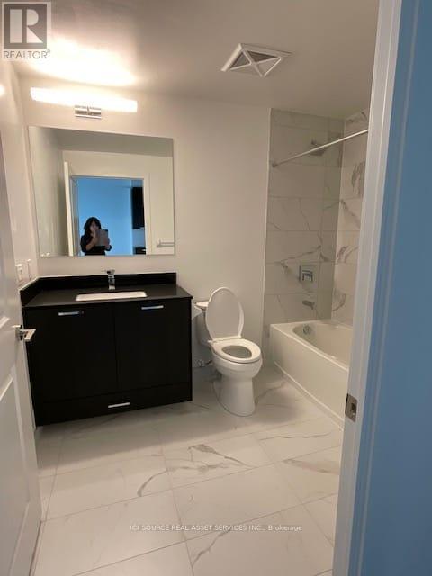 411 - 120 Eagle Rock Way, Vaughan, ON - Indoor Photo Showing Bathroom