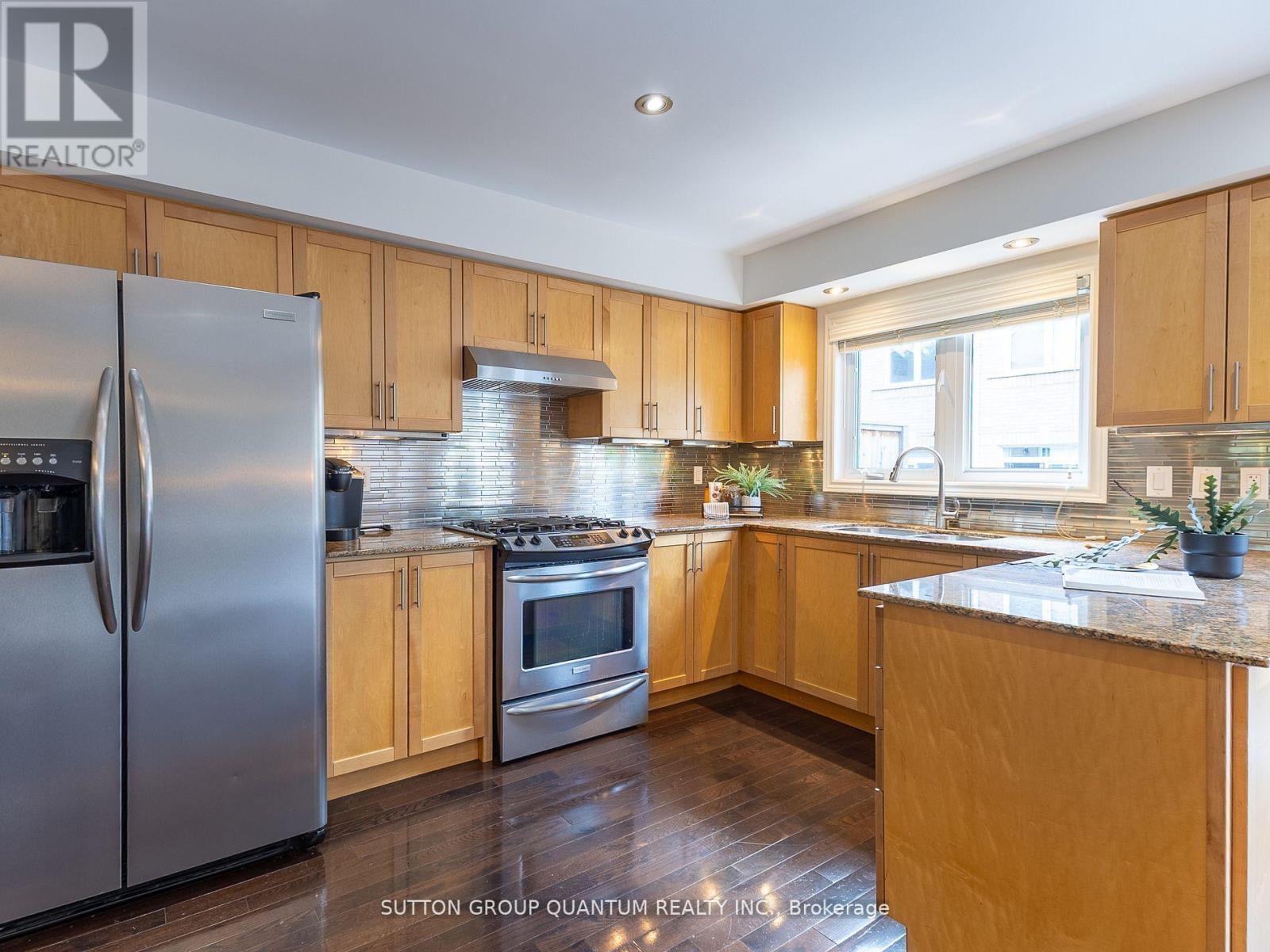 50 Rosewood Avenue, Mississauga, ON - Indoor Photo Showing Kitchen With Double Sink