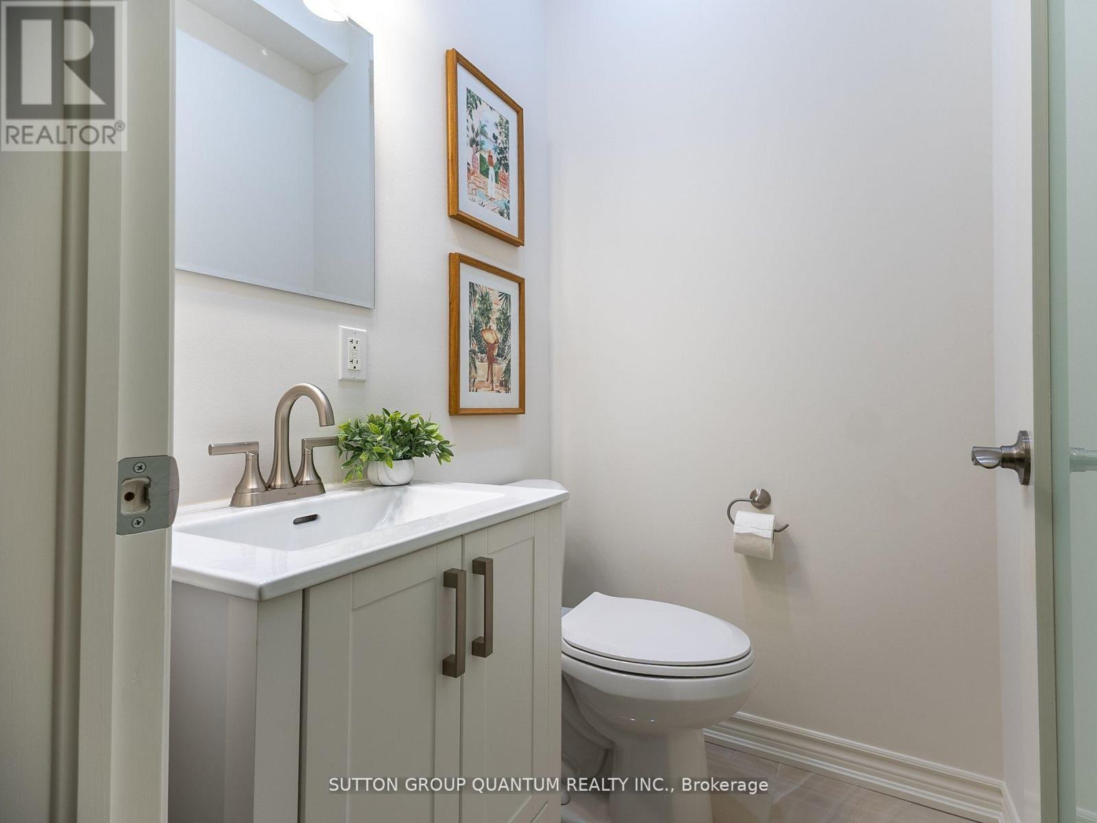 50 Rosewood Avenue, Mississauga, ON - Indoor Photo Showing Bathroom