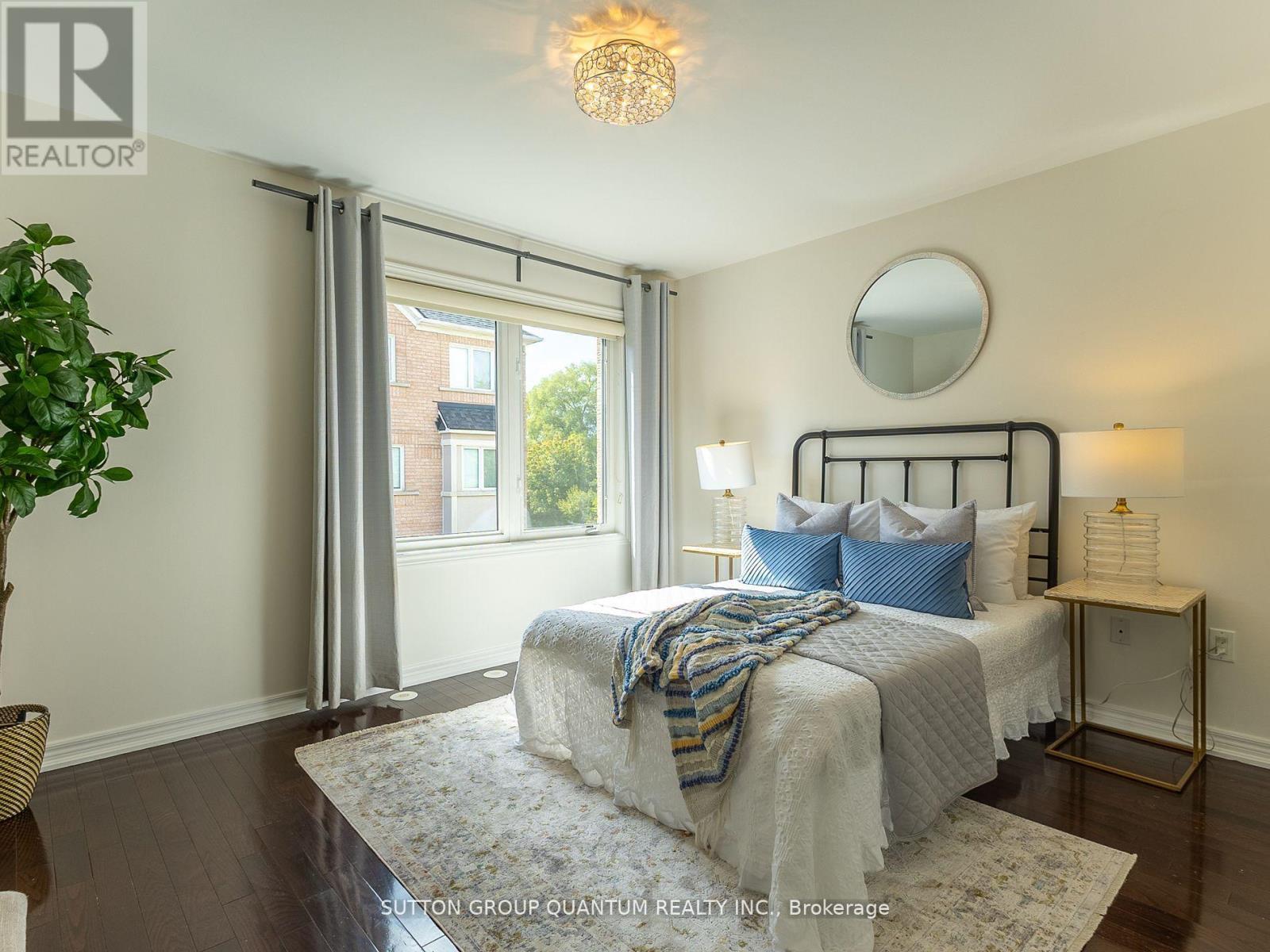 50 Rosewood Avenue, Mississauga, ON - Indoor Photo Showing Bedroom