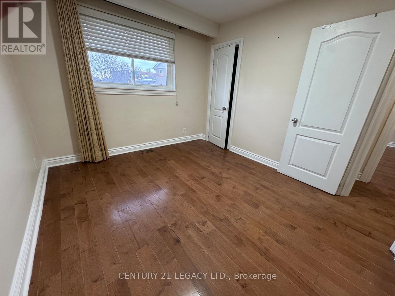 15 Vange Crescent, Toronto, ON - Indoor Photo Showing Other Room