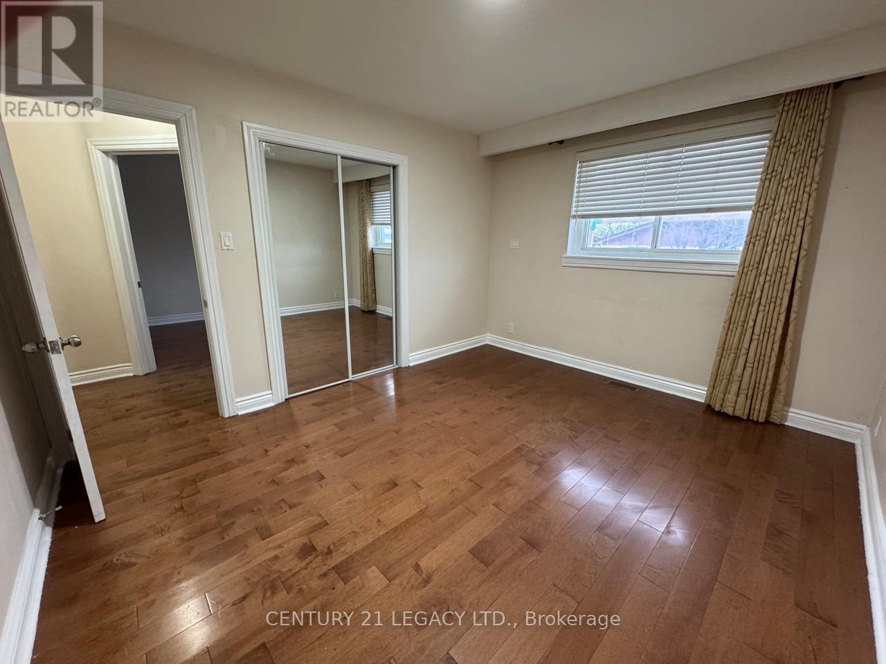 15 Vange Crescent, Toronto, ON - Indoor Photo Showing Other Room