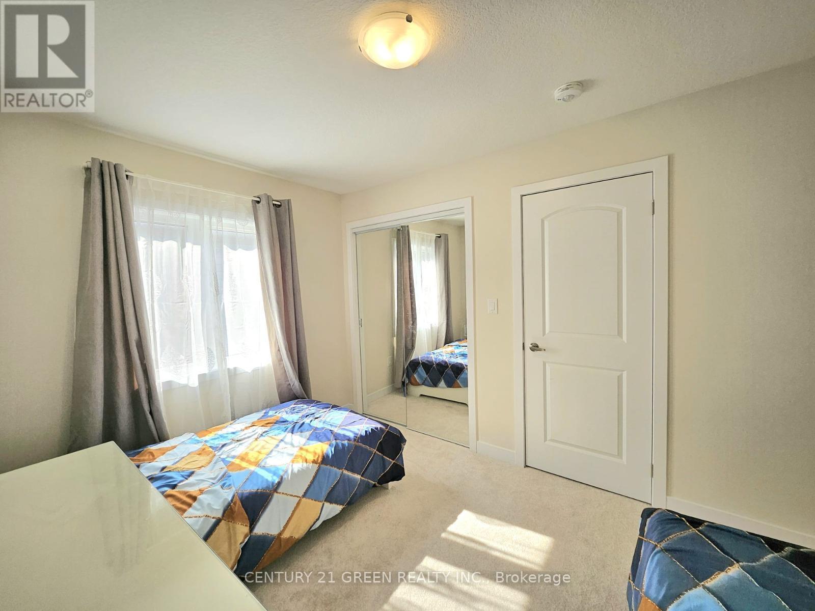 50 Sunflower Crescent, Thorold, ON - Indoor Photo Showing Bedroom