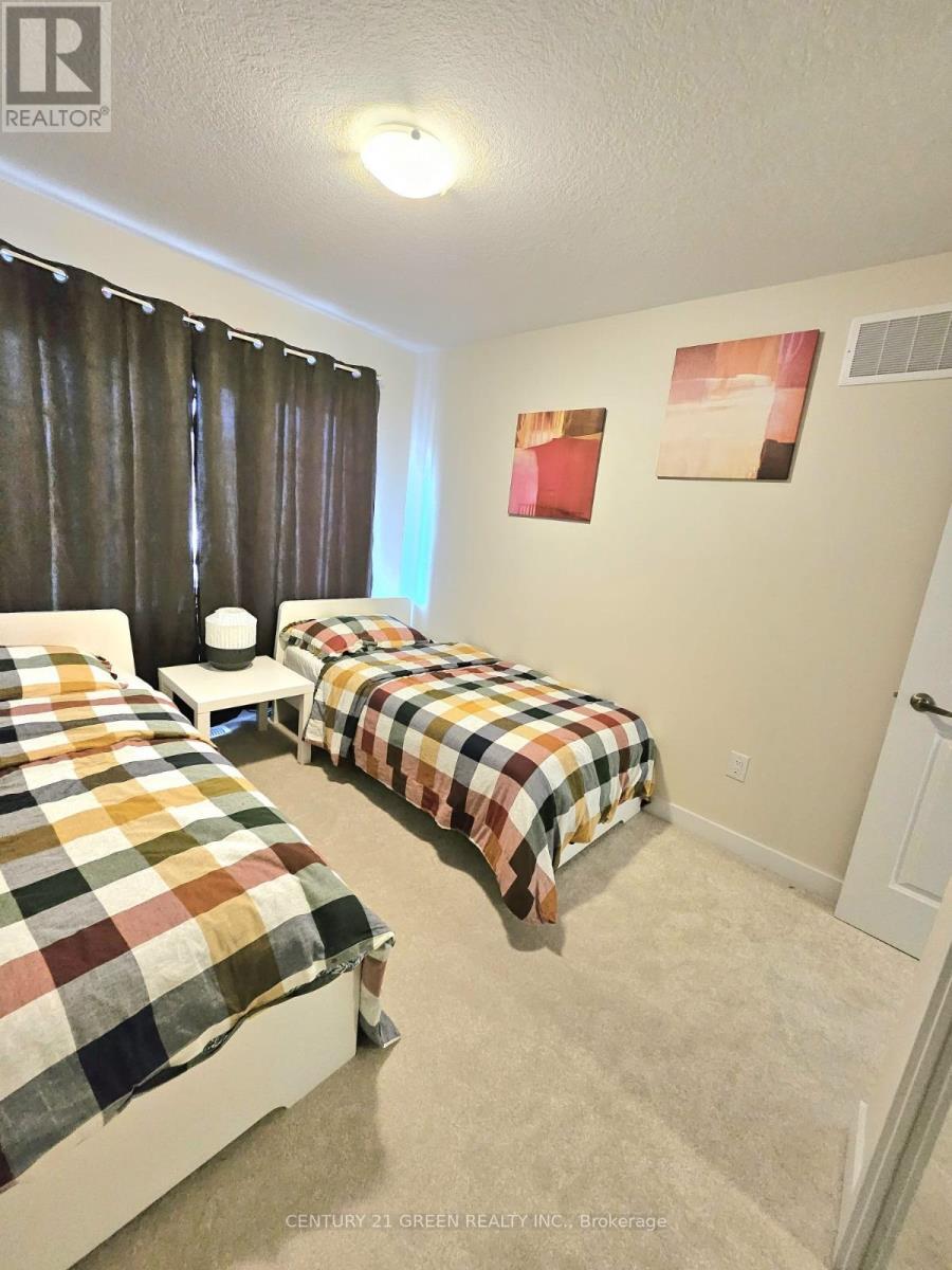 50 Sunflower Crescent, Thorold, ON - Indoor Photo Showing Bedroom