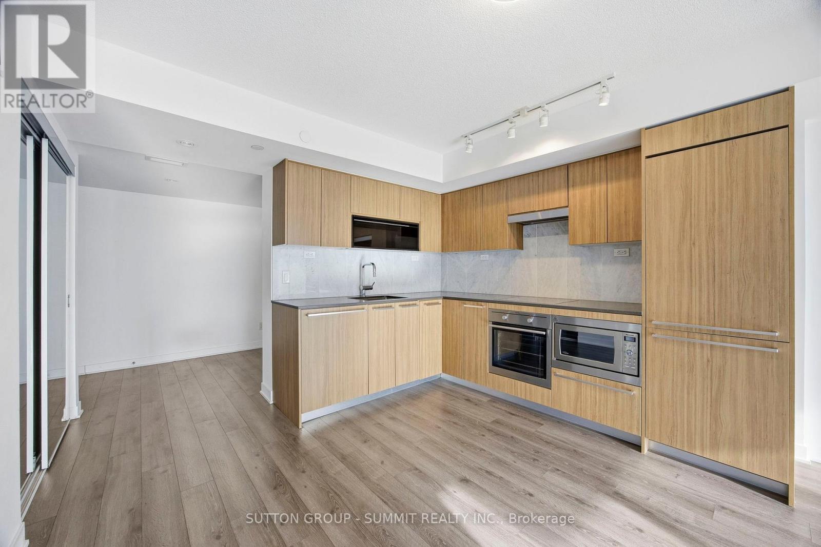 2901 - 70 Queens Wharf Road, Toronto, ON - Indoor Photo Showing Kitchen