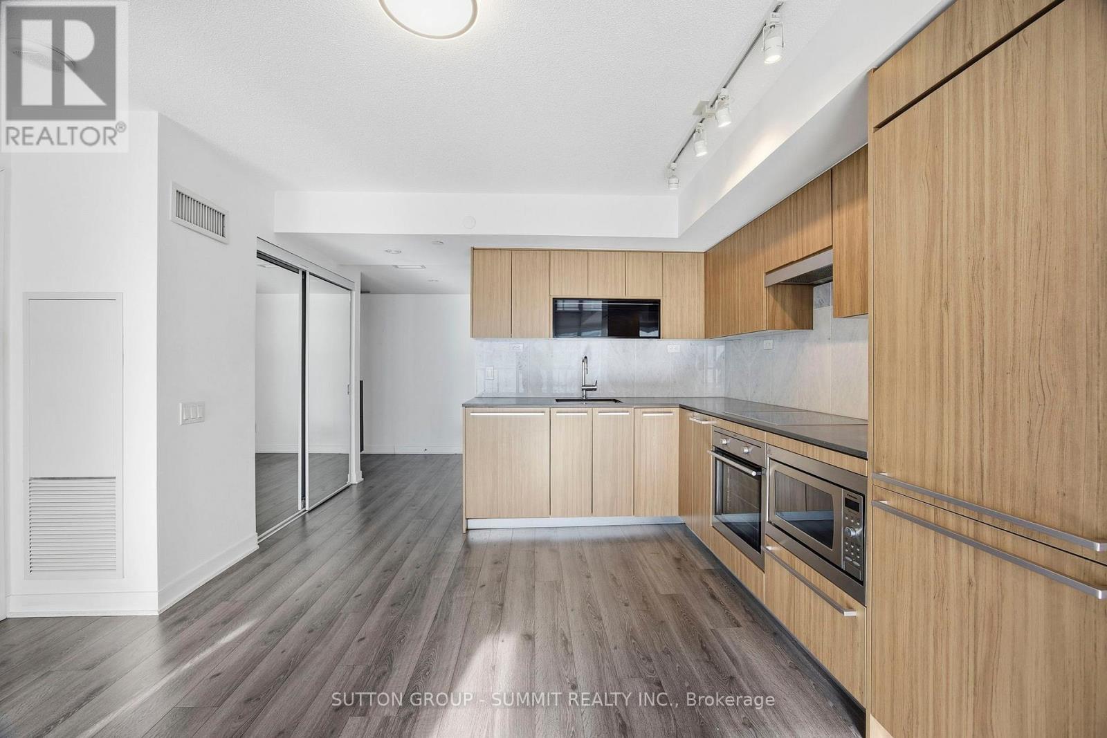 2901 - 70 Queens Wharf Road, Toronto, ON - Indoor Photo Showing Kitchen