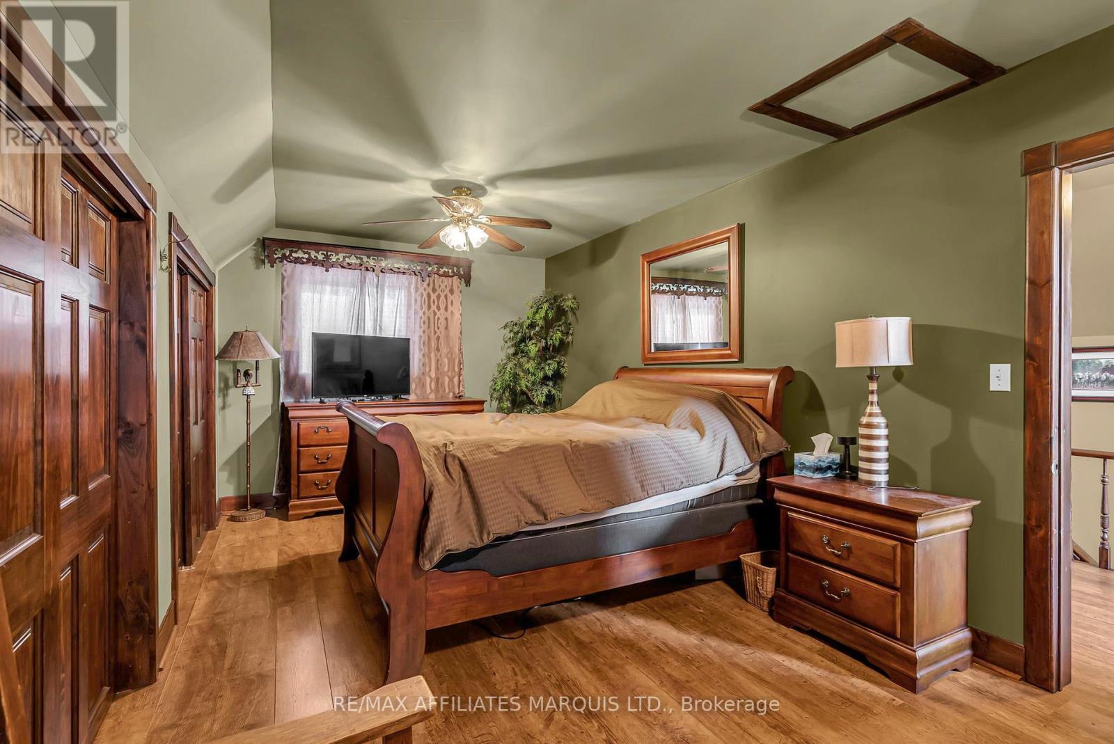 1590 Cornwall Centre Road, Cornwall, ON - Indoor Photo Showing Bedroom