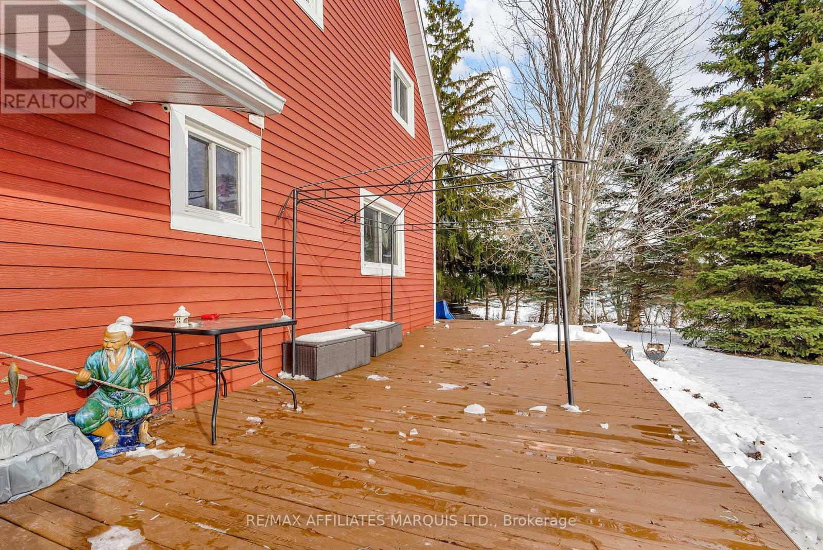 1590 Cornwall Centre Road, Cornwall, ON - Outdoor With Exterior