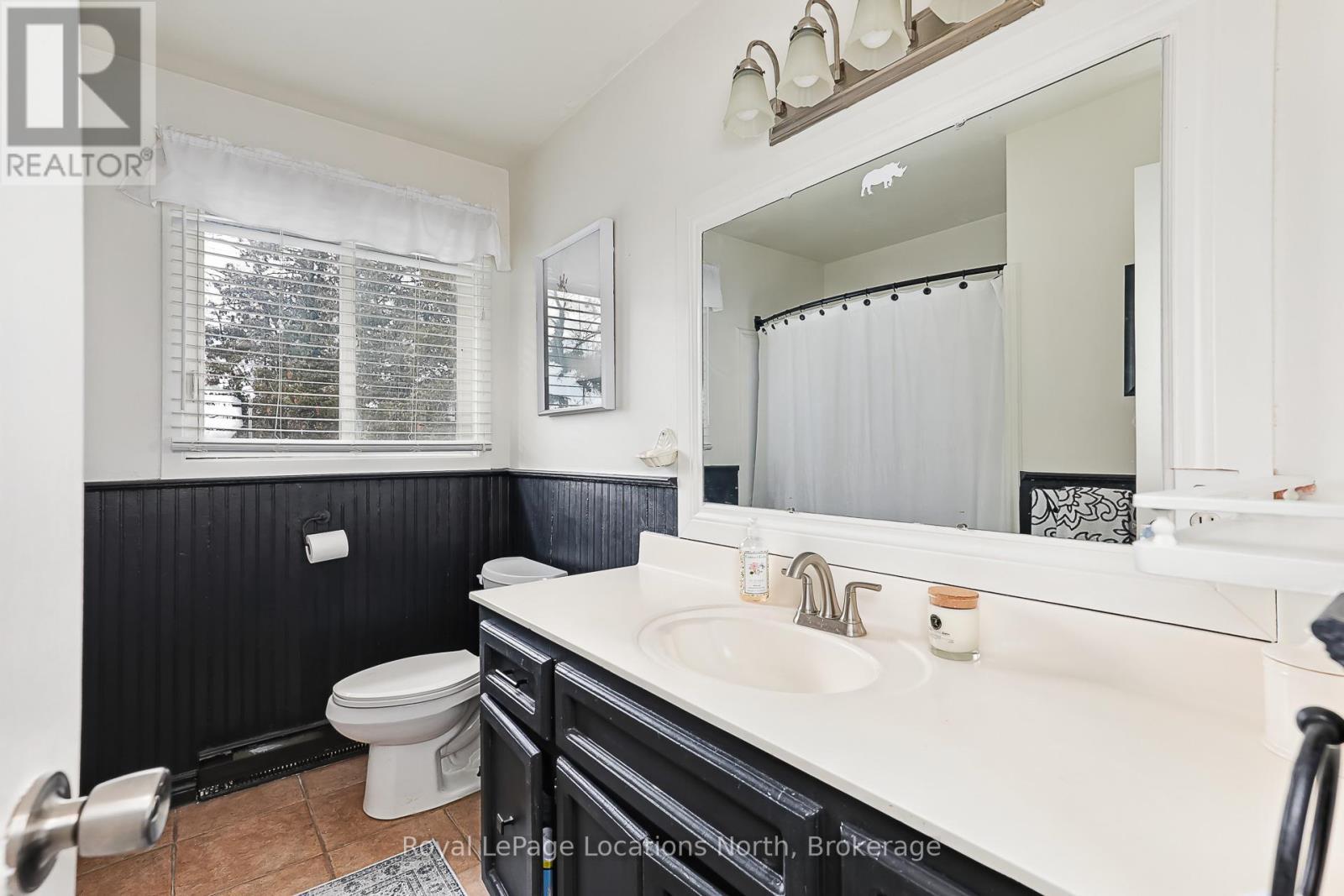 2 Sunset Court, Collingwood, ON - Indoor Photo Showing Bathroom