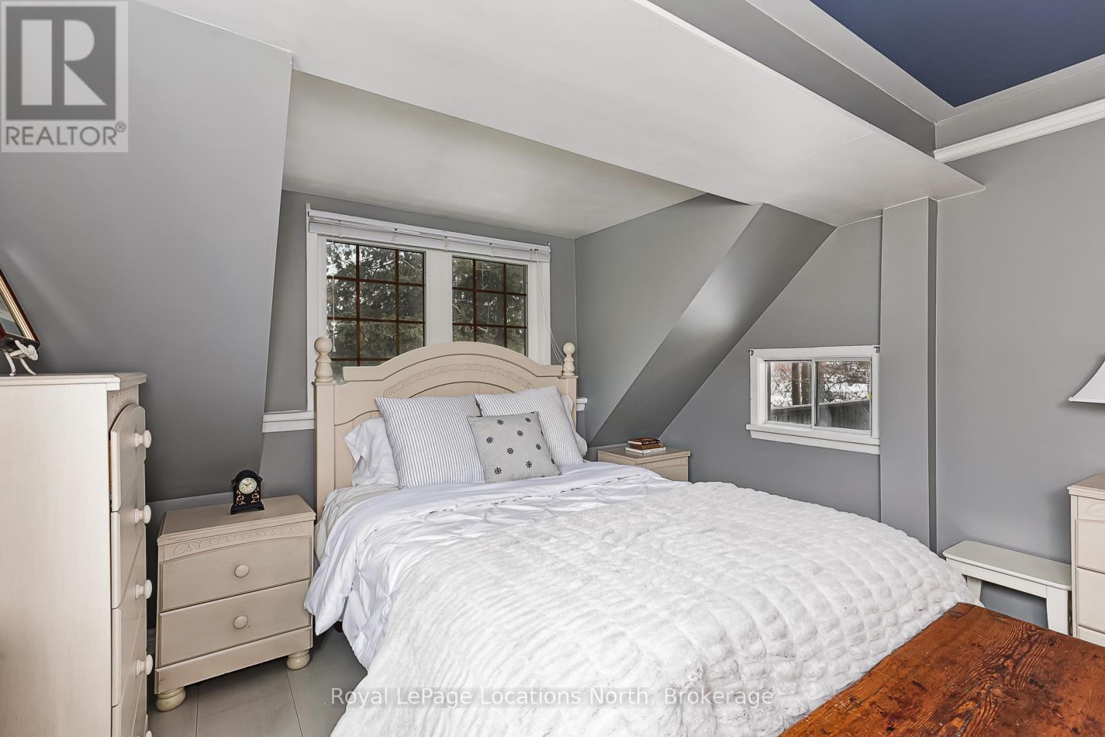 2 Sunset Court, Collingwood, ON - Indoor Photo Showing Bedroom