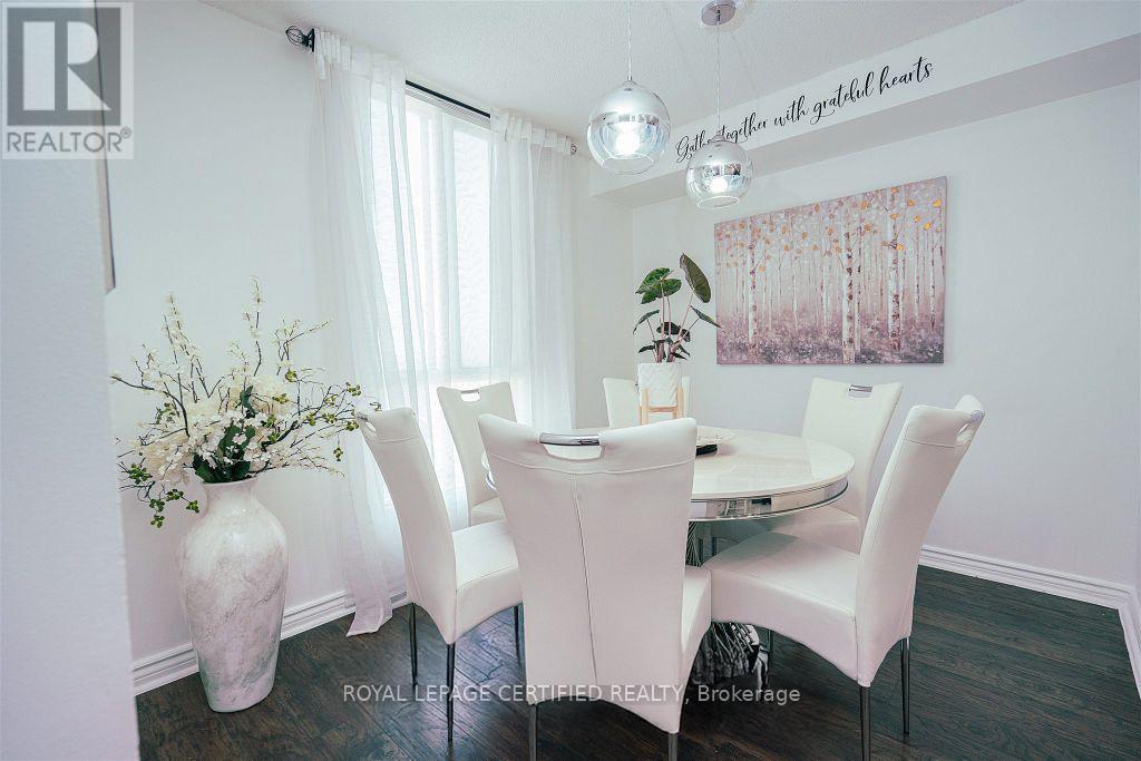 1907 - 145 Hillcrest Avenue, Mississauga, ON - Indoor Photo Showing Dining Room