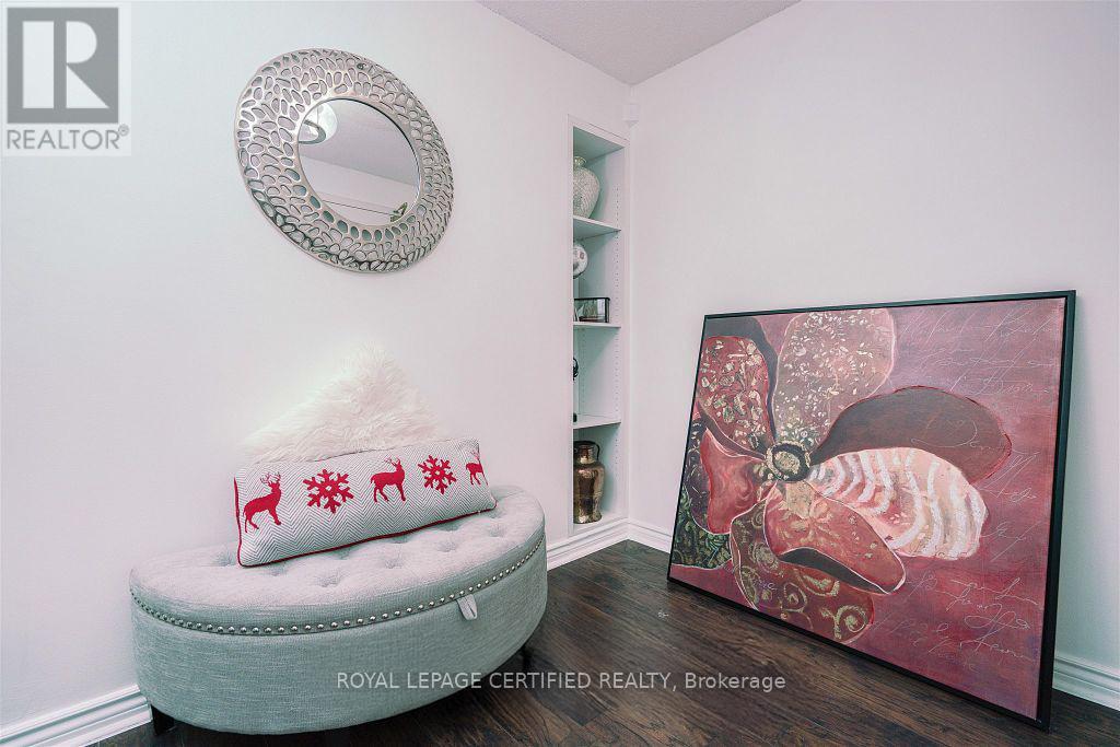 1907 - 145 Hillcrest Avenue, Mississauga, ON - Indoor Photo Showing Bedroom