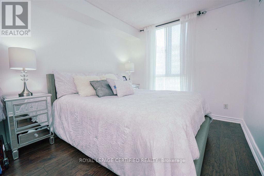 1907 - 145 Hillcrest Avenue, Mississauga, ON - Indoor Photo Showing Bedroom