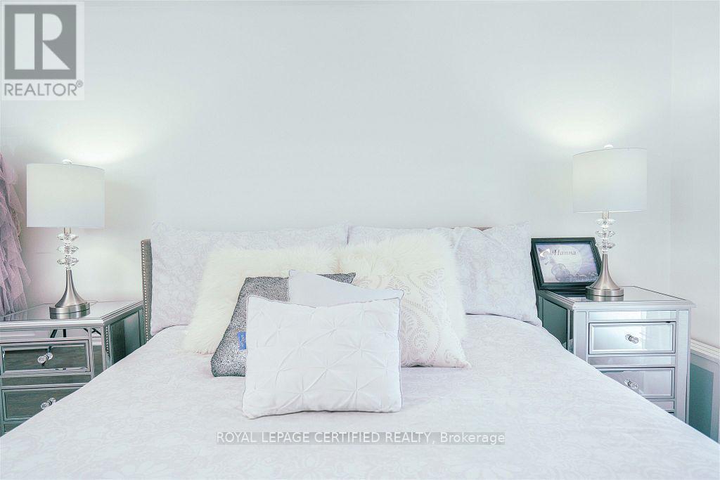 1907 - 145 Hillcrest Avenue, Mississauga, ON - Indoor Photo Showing Bedroom