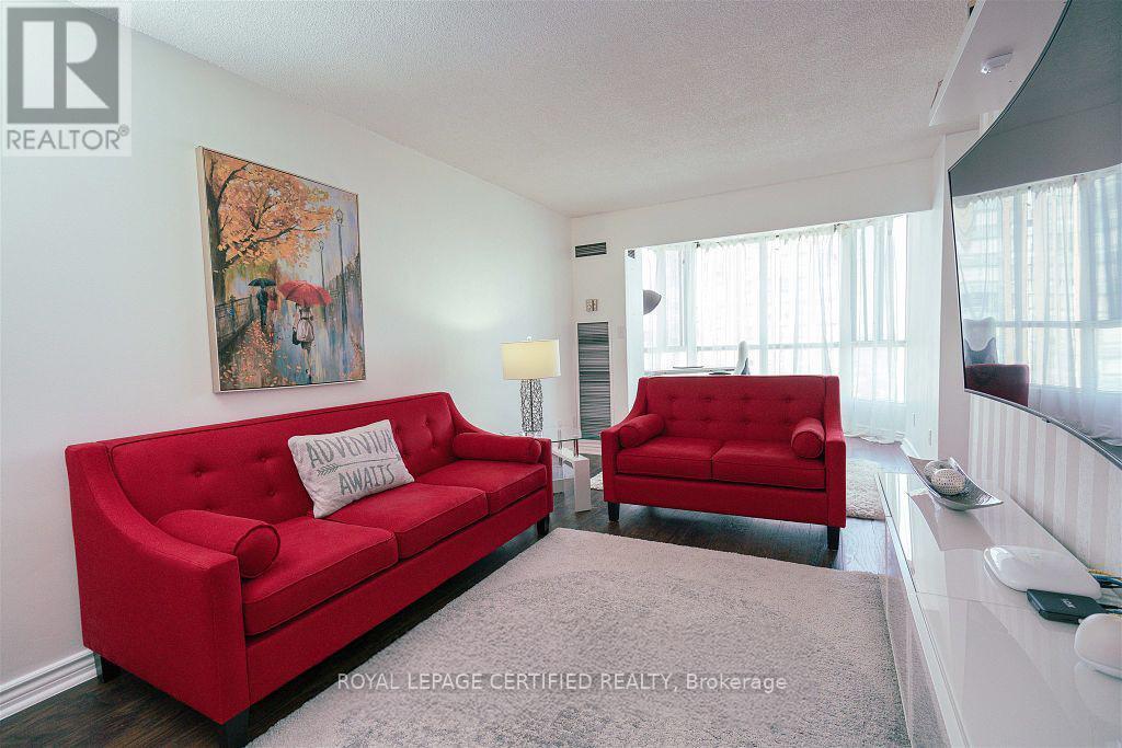 1907 - 145 Hillcrest Avenue, Mississauga, ON - Indoor Photo Showing Living Room