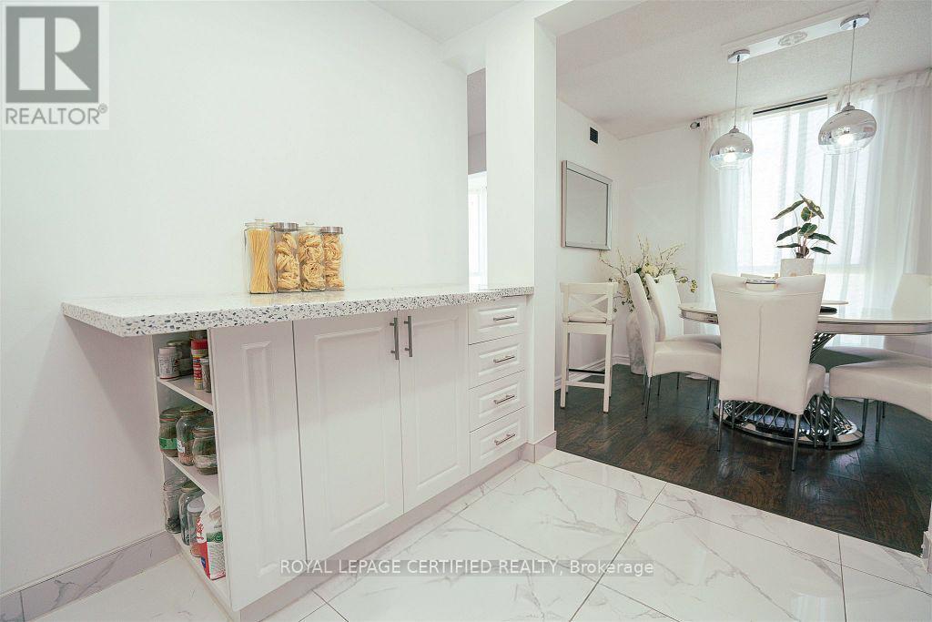 1907 - 145 Hillcrest Avenue, Mississauga, ON - Indoor Photo Showing Other Room