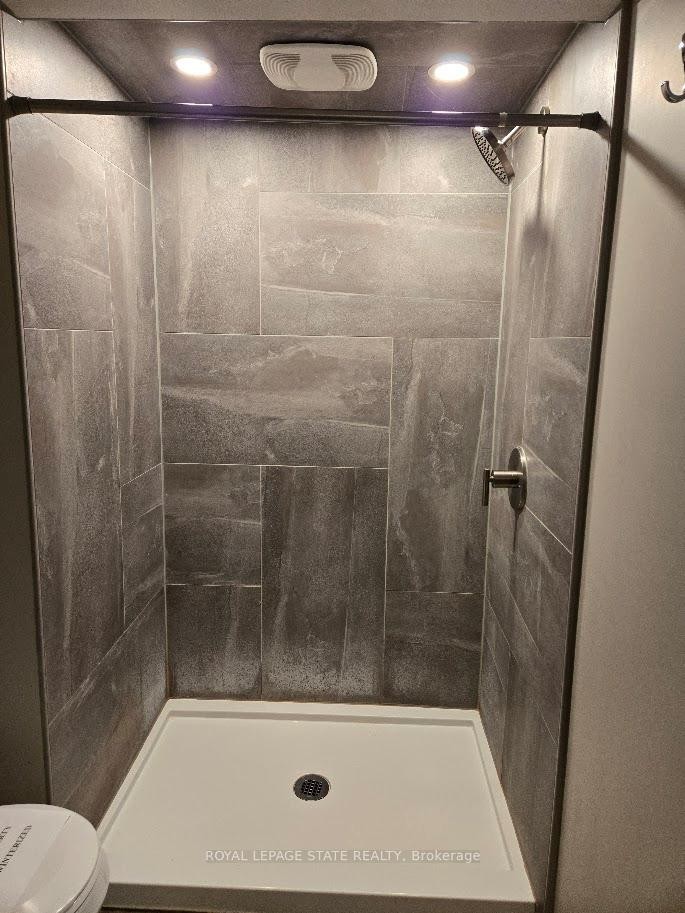 71 Cobblestone Drive, Brant, ON - Indoor Photo Showing Bathroom