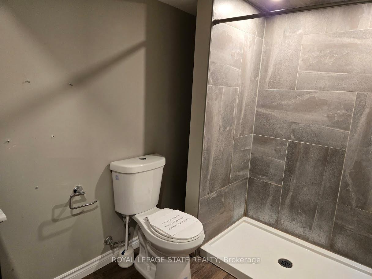 71 Cobblestone Drive, Brant, ON - Indoor Photo Showing Bathroom