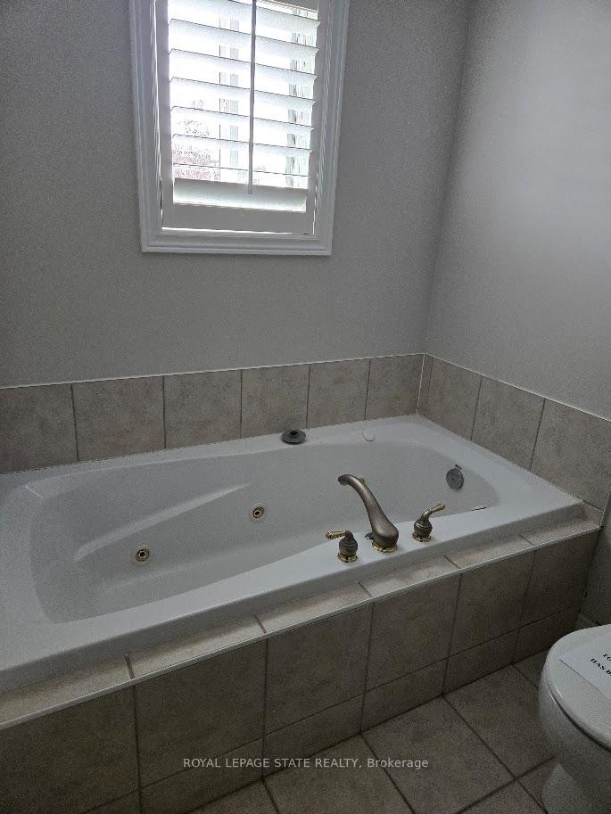 71 Cobblestone Drive, Brant, ON - Indoor Photo Showing Bathroom