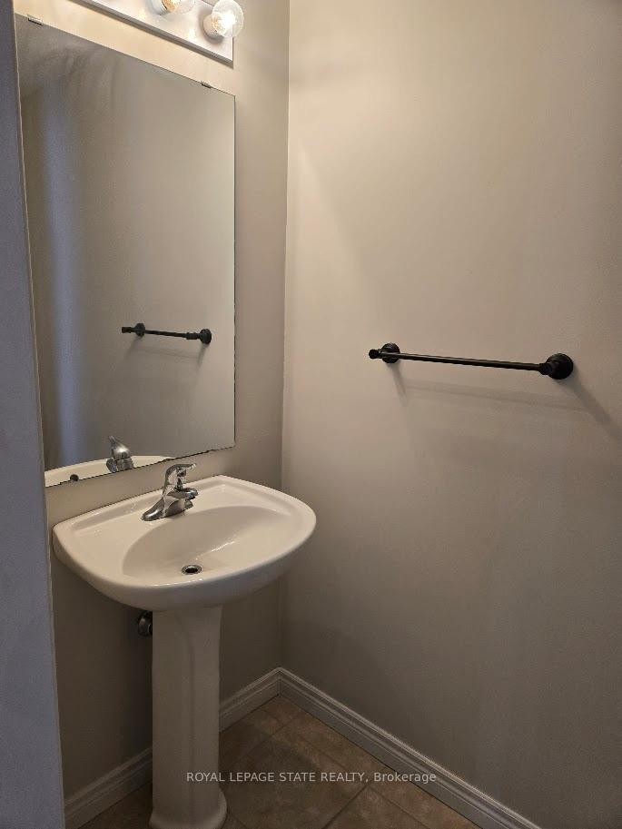 71 Cobblestone Drive, Brant, ON - Indoor Photo Showing Bathroom