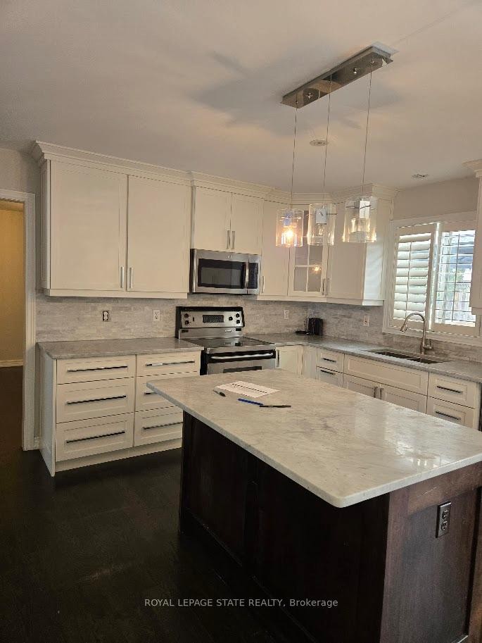71 Cobblestone Drive, Brant, ON - Indoor Photo Showing Kitchen