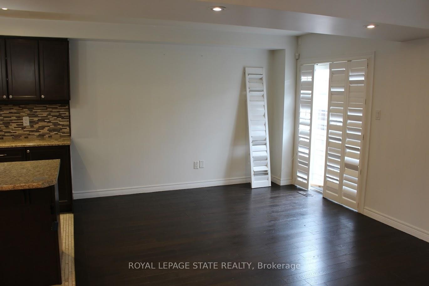 27 Waterbridge Street, Hamilton, ON - Indoor Photo Showing Other Room