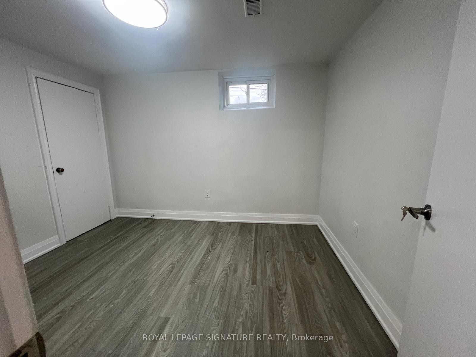 Bsmnt-552 Monteith Avenue S, Oshawa, ON - Indoor Photo Showing Other Room