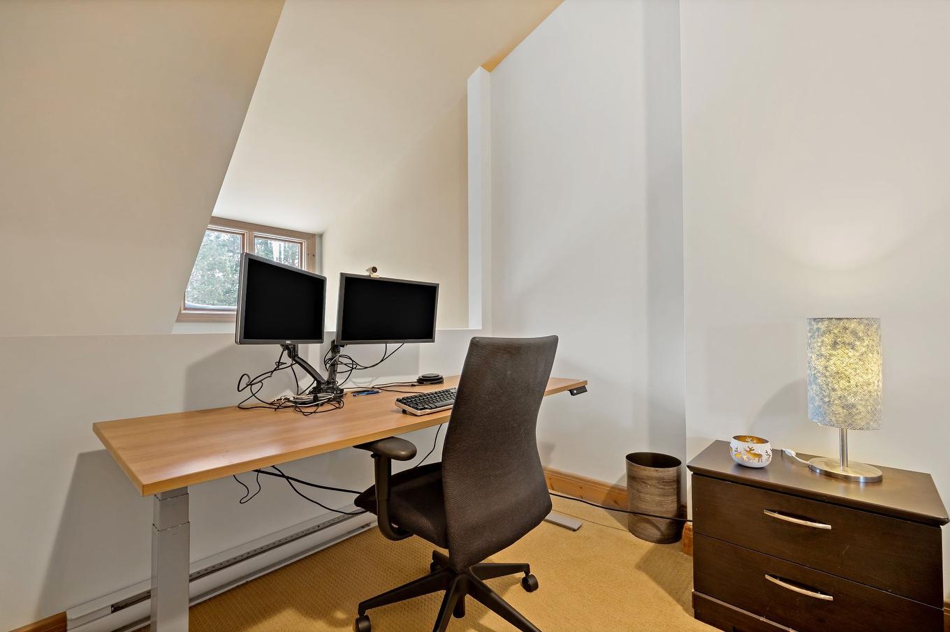 Primary bedroom - 864 Rue Coupal, Mont-Tremblant, QC - Indoor Photo Showing Office