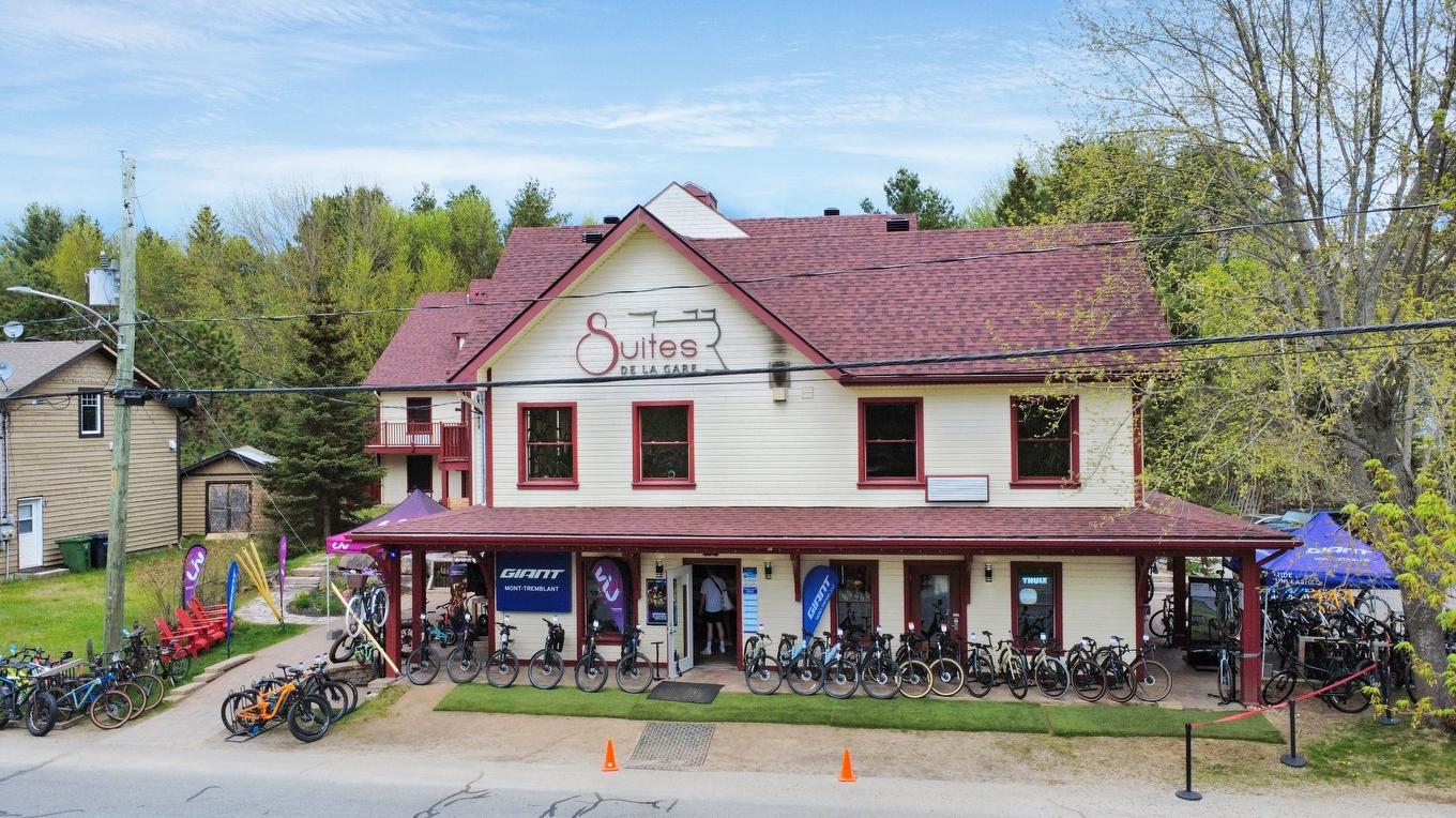 Frontage - 864 Rue Coupal, Mont-Tremblant, QC - Outdoor