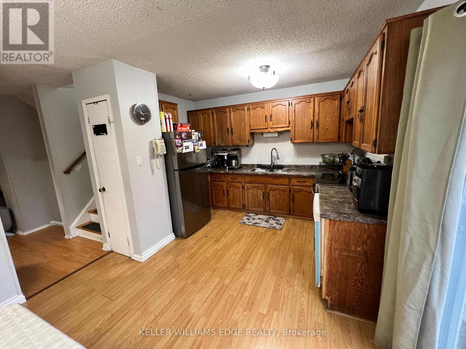 44 - 1300 Upper Ottawa Street, Hamilton, ON - Indoor Photo Showing Kitchen With Double Sink