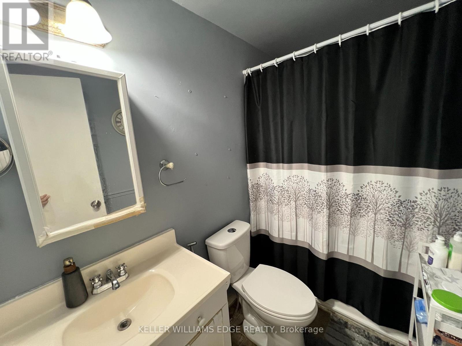 44 - 1300 Upper Ottawa Street, Hamilton, ON - Indoor Photo Showing Bathroom